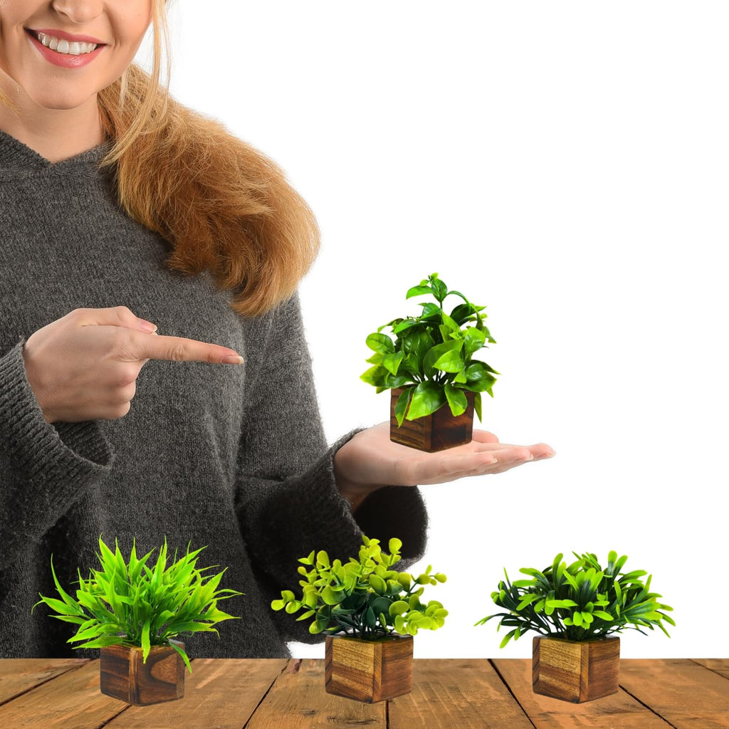Artificial Greenery Leaves in Wooden Pot (Pack of 4)