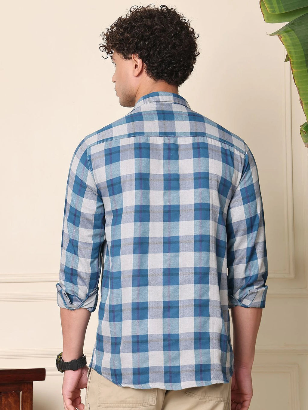 Royal Blue Men Regular Fit Solid Spread Collar Casual Shirt