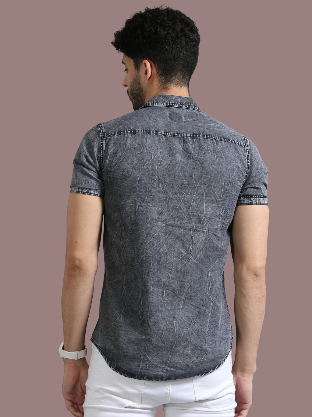 Men Regular Fit Solid Cut Away Collar Casual Shirt