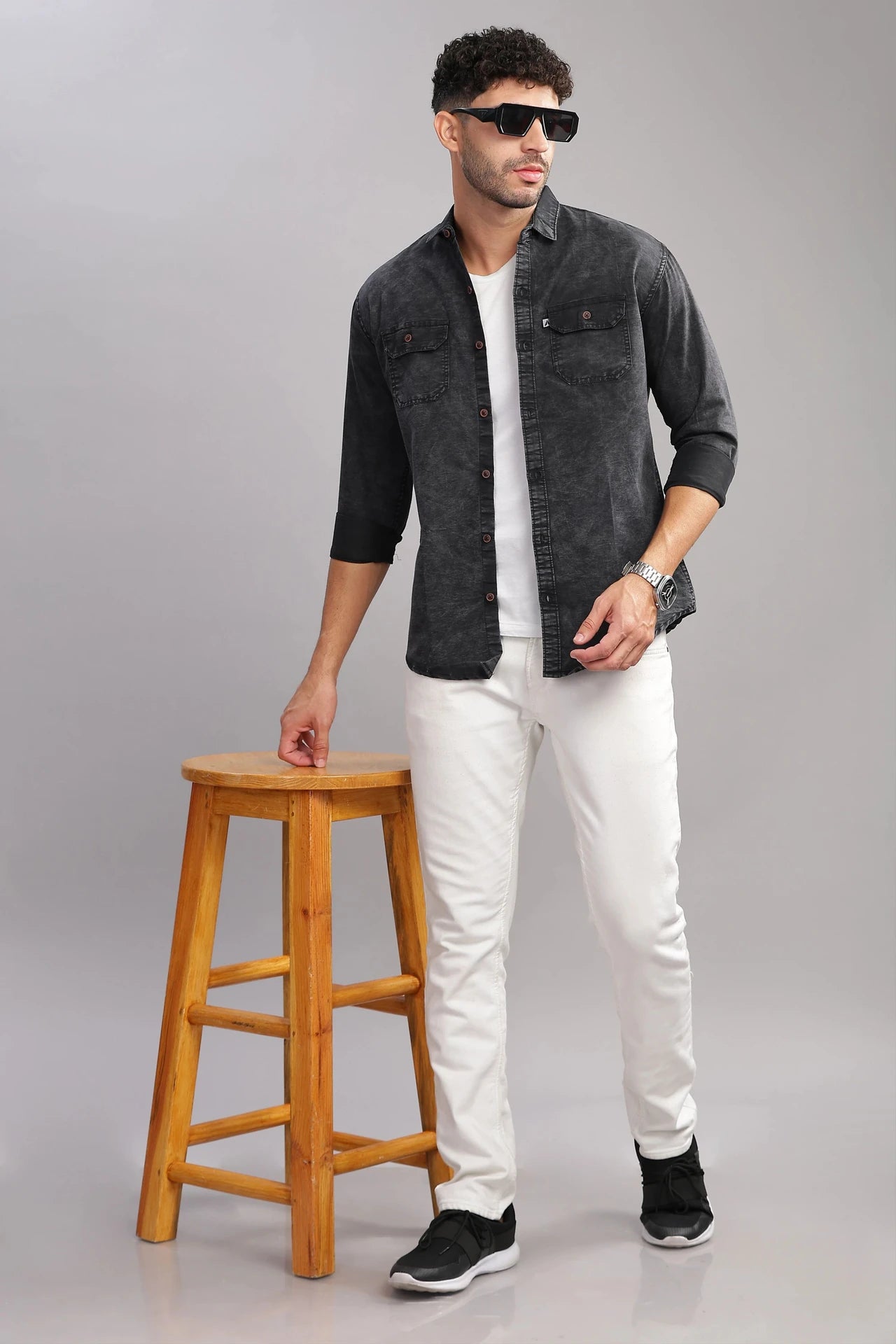 Men Regular Fit Washed Cut Away Collar Casual Shirt