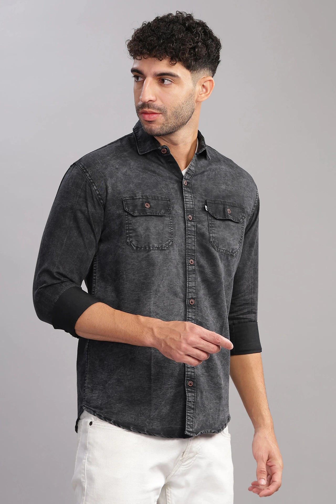 Men Regular Fit Washed Cut Away Collar Casual Shirt