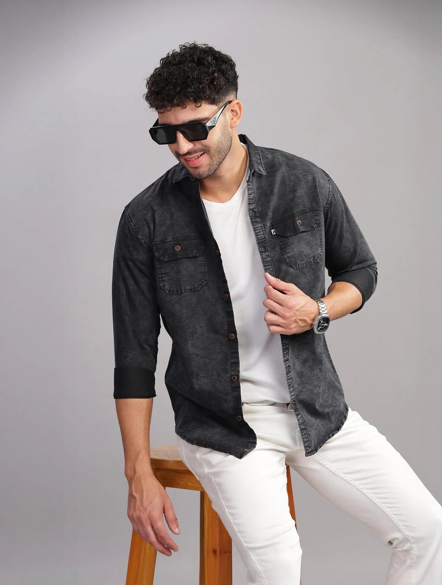 Men Regular Fit Washed Cut Away Collar Casual Shirt